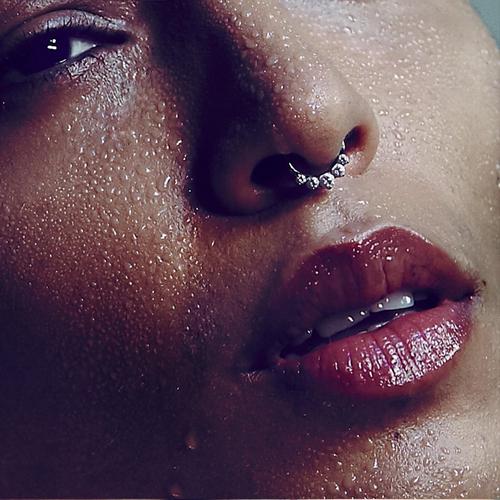 Nude (EP) (+ Photos) - DV3wFTXXkAE4W7y.jpg