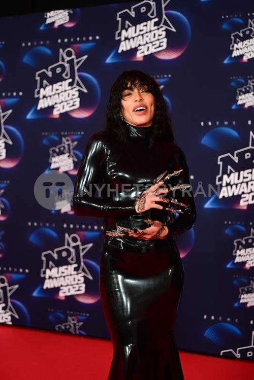 10 - November - Live NRJ Music Awards, France - sdlw4RVZfXME-k_WatermarkPreview.jpg
