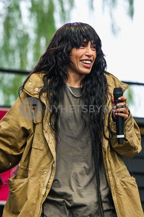 16 - May - Kungsträdgården, Sweden - sdlbPwjvFjghAU_WatermarkPreview.jpg