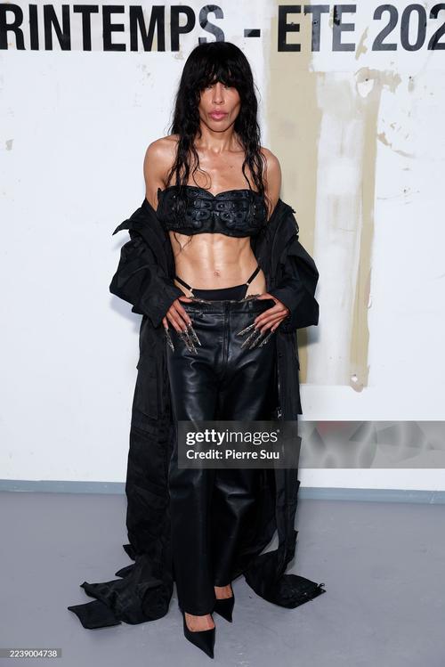 04 - October - Paris Fashion Week - VETEMENTS Womenswear SS 2026 (Pierre Suu) - gettyimages-2239004738-2048x2048.jpg