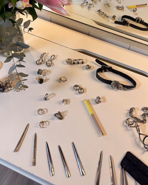 28 - March - Cadena 100 (Spain) - 658354932_18573856330024177_8896691781138746301_n.jpg