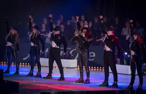 26 - February - 01_03 - Art On Ice, Switzerland (© Julia Fromisland) - 1170958_660741743982500_1570250091_n.jpg