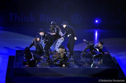 27 - February - Art On Ice - Zurich, Switzerland - KpftDTsCuHM.jpg