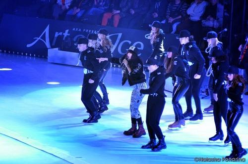 27 - February - Art On Ice - Zurich, Switzerland - VVVIse-NkhY.jpg