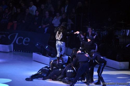 27 - February - Art On Ice - Zurich, Switzerland - t38E8njKLxg.jpg