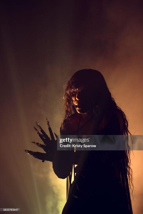 05 - December - Alhambra - Paris, France - gettyimages-1833783647-2048x2048.jpg