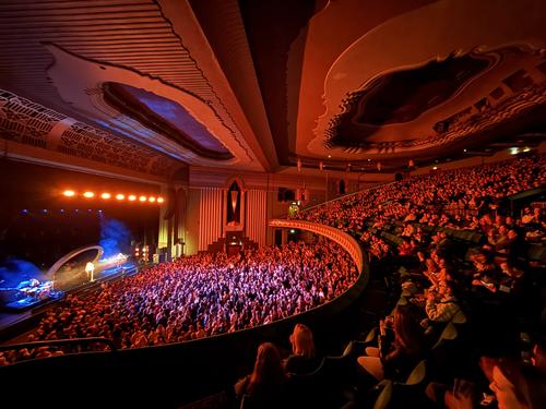 19 - March - Eventim Apollo - London (loreensvault)