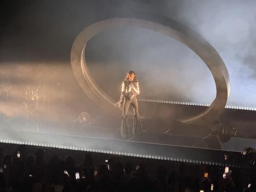 19 - March - Eventim Apollo - London (loreensvault) - IMG_8351.JPEG