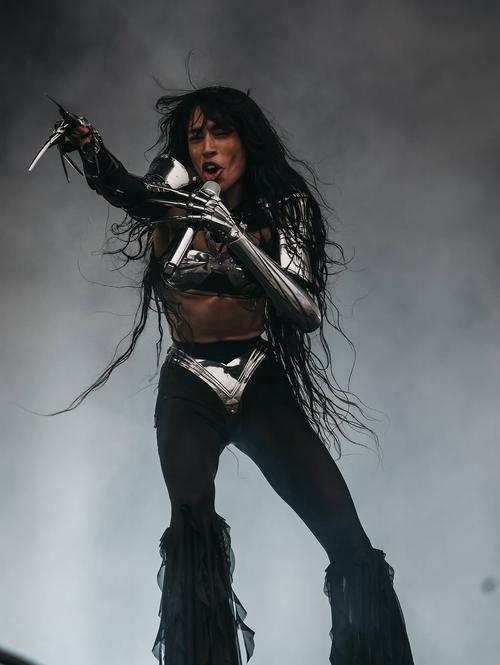 30 - May - Orange Warsaw Festival (Oliwia Siwicka for Radio Zet) - SnapInsta.to_501803116_18487381969065871_7493274299987159620_n.jpg