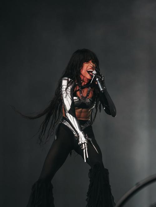 30 - May - Orange Warsaw Festival (Oliwia Siwicka for Radio Zet) - SnapInsta.to_502316152_18487381951065871_982255979633171603_n.jpg