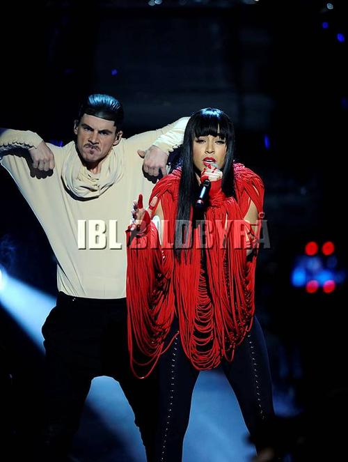 Performance - 377_012835.jpg