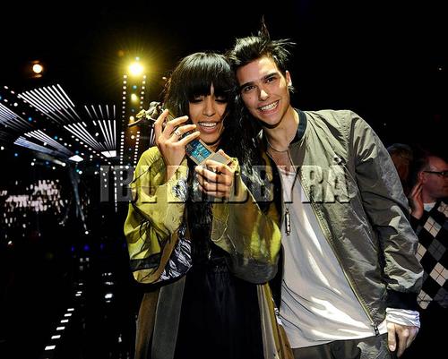 Performance - 377_037351.jpg