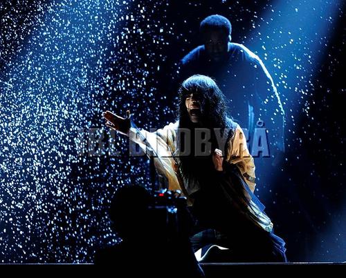 Performance - 377_037621.jpg