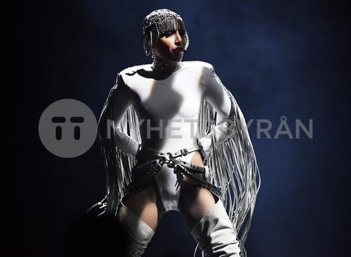 29_02 - Performance, Eskilstuna - sdlXONPb9Oz-6g_WatermarkPreview.jpg