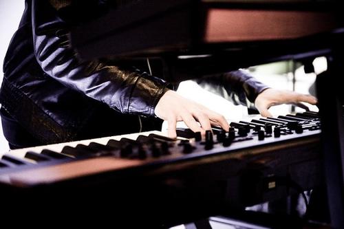 03 - December - The Qube, Belgium - qube_28929.jpg