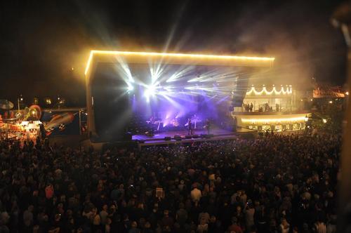 12 - September - Gröna Lund, Sweden - 1294515_10151566029805667_1268814292_o.jpg