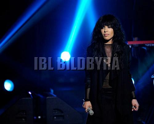 14 - March - Skavlan Talkshow, Sweden - skavlan_28629.jpg