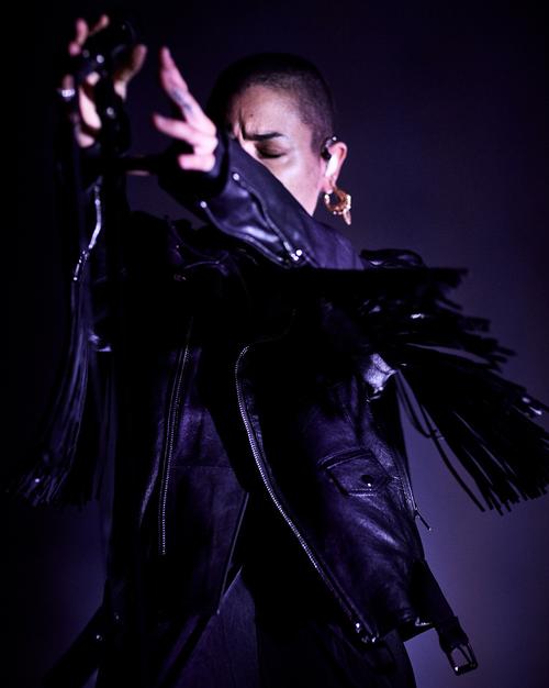 27 - November - Secret concert at Vasateatern, Sweden (© Johan Lindeberg) - 24332374_149196015847389_4563294488759369728_n.jpg