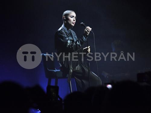 27 - November - Secret concert at Vasateatern, Sweden - sdl3sPwFlGXRB4_WatermarkPreview.jpg