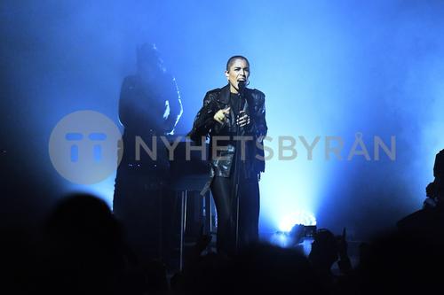 27 - November - Secret concert at Vasateatern, Sweden - sdl7na31kPXR6g_WatermarkPreview.jpg