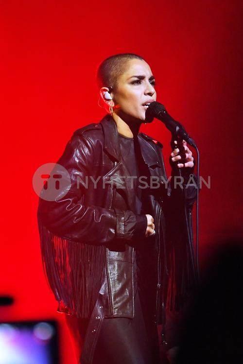 27 - November - Secret concert at Vasateatern, Sweden - sdl9py5wWn15C8_WatermarkPreview.jpg