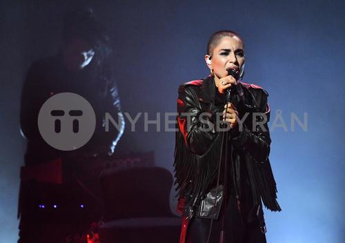 27 - November - Secret concert at Vasateatern, Sweden - sdlSgwCJCEaRHo_WatermarkPreview.jpg