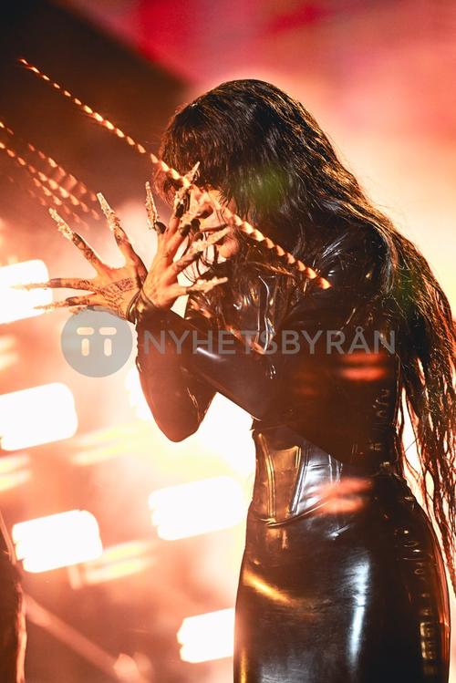 10 - November - Live NRJ Music Awards, France - sdlZLi_-Aa4G5I_WatermarkPreview.jpg