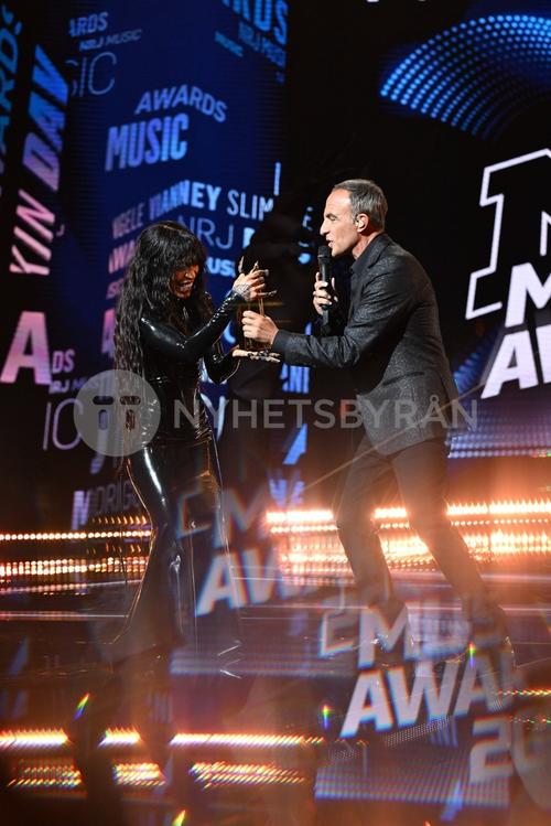 10 - November - Live NRJ Music Awards, France - sdlllT2ctOo-iQ_WatermarkPreview.jpg