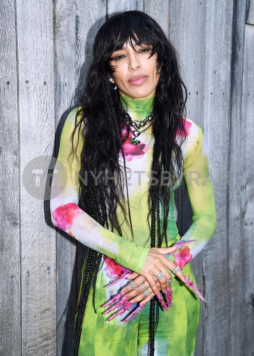 27 - June - Allsång på Skansen, Sweden - sdl6hCeWqxtjNo_WatermarkPreview.jpg