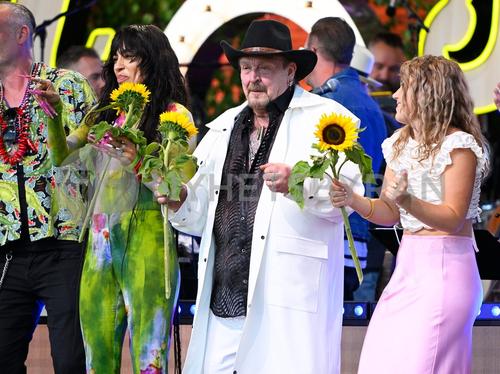 27 - June - Allsång på Skansen, Sweden - sdlLv5Zxg68Fe4_WatermarkPreview.jpg