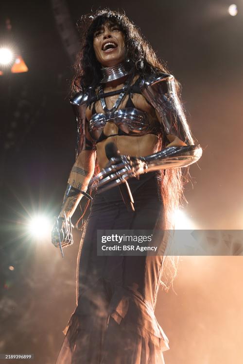 12 - December - Het Grote Songfestivalfeest 2024 (Silas Tahapary) - gettyimages-2189396899-2048x2048.jpg
