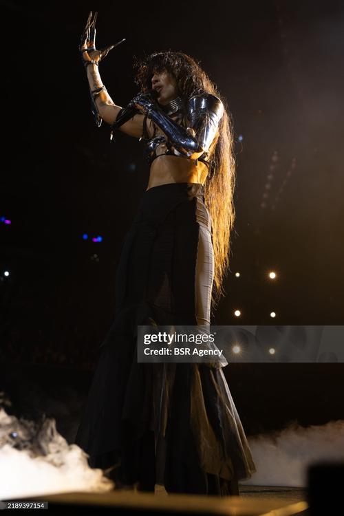12 - December - Het Grote Songfestivalfeest 2024 (Silas Tahapary) - gettyimages-2189397154-2048x2048.jpg