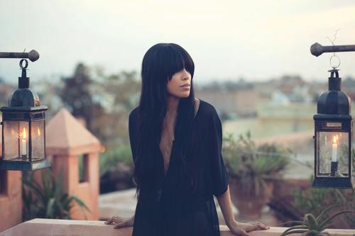 Plaza Photoshoot (Eric Broms) - 1~1.png