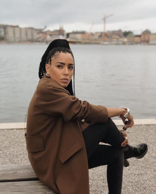 Ellos Photoshoot - ellosofficial_1221658212012000513750362281686849863197338n.jpg