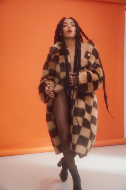 Plaza Kvinna (Patrik Lindén) - LoreenPK1.jpg