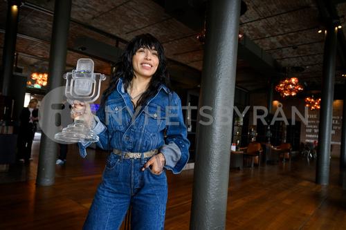 Jessica Gow III - sdlAv-G8qdFLrM_WatermarkPreview.jpg