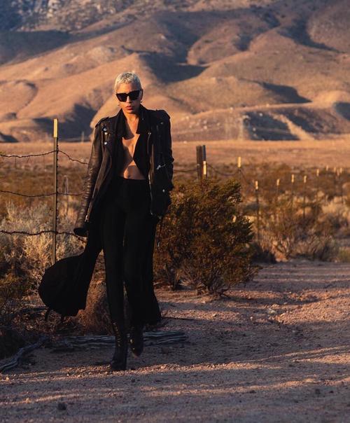 2018 - loreenofficial_250380191374671770378975568706080319471616n1_2819829.jpg