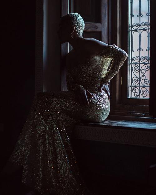 2018 - loreenofficial_250380191374671770378975568706080319471616n1_289129.jpg