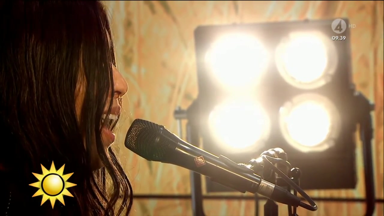Loreen - I'm In It With You (nyhetsmorgon, 29.08.2015, Tv4) thumbnail